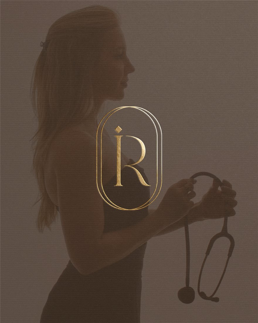 Silhueta feminina com estetoscópio e logotipo dourado IR, marketing médico
